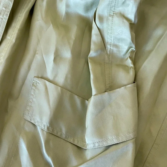 Revolve L’ACADEMIE Taylor satin cargo pants in olive green - Picture 6 of 11